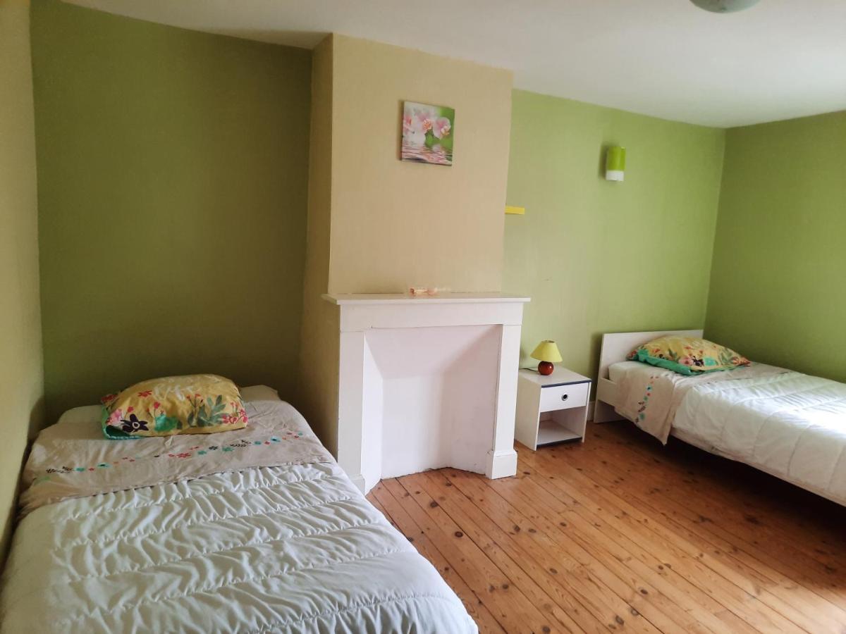 Maison Spacieuse Et Agreable Saint-Georges-de-Luzençon Eksteriør bilde