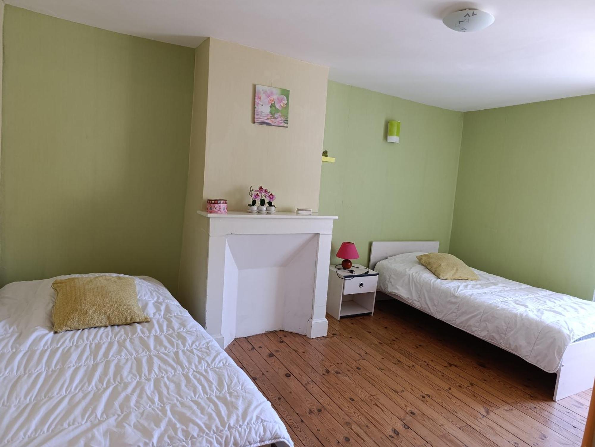 Maison Spacieuse Et Agreable Saint-Georges-de-Luzençon Eksteriør bilde