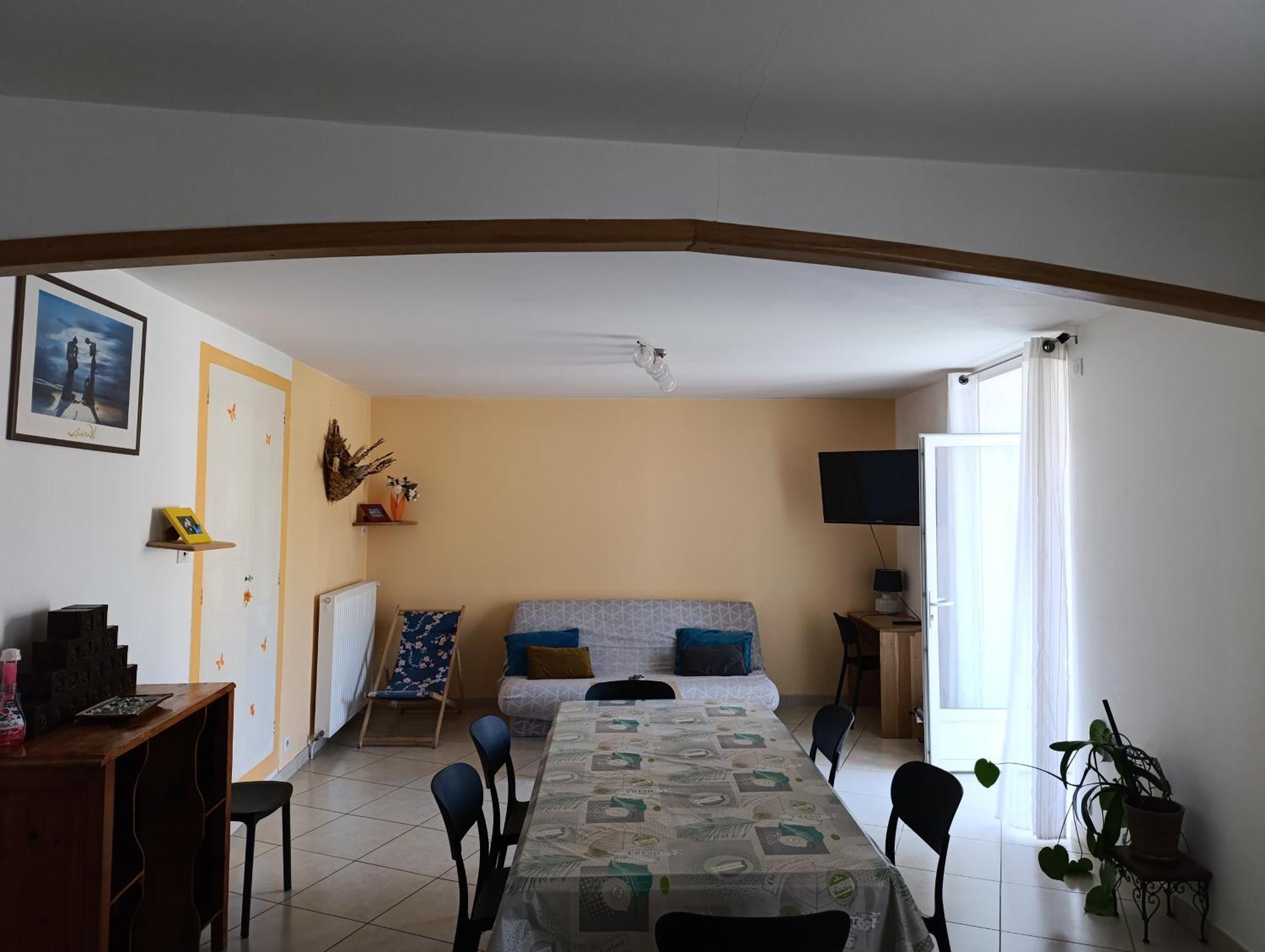 Maison Spacieuse Et Agreable Saint-Georges-de-Luzençon Eksteriør bilde