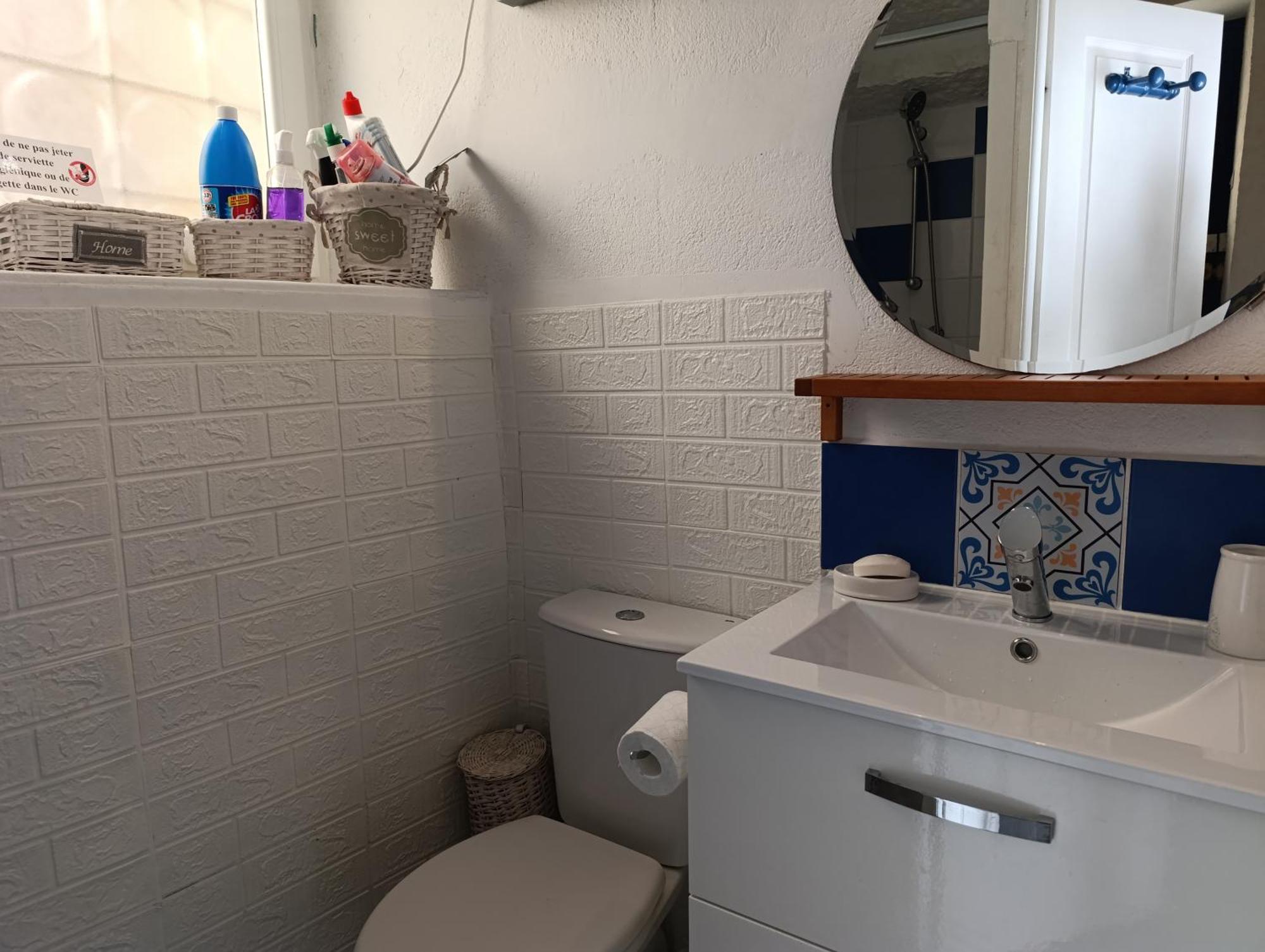 Maison Spacieuse Et Agreable Saint-Georges-de-Luzençon Eksteriør bilde