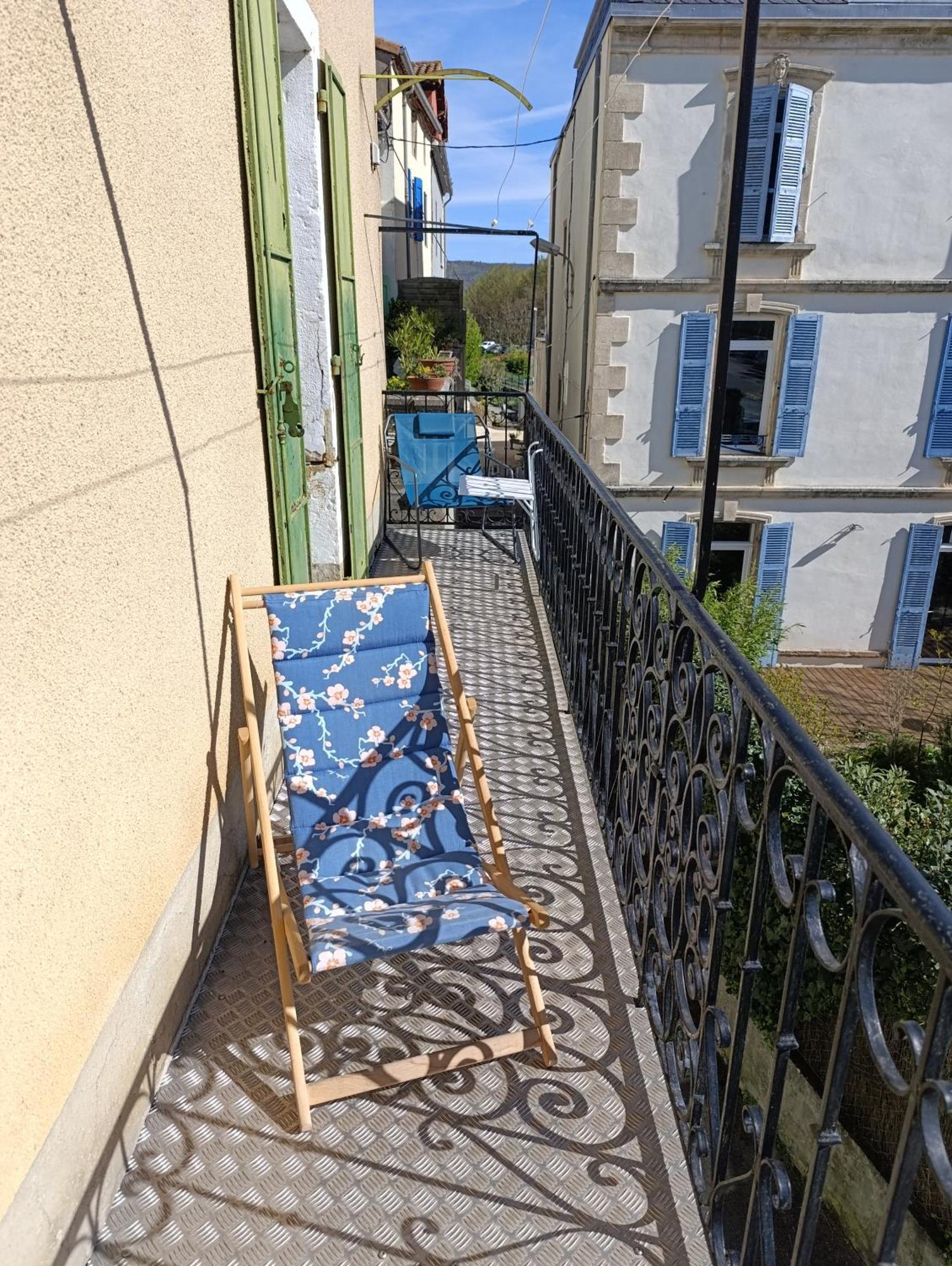 Maison Spacieuse Et Agreable Saint-Georges-de-Luzençon Eksteriør bilde